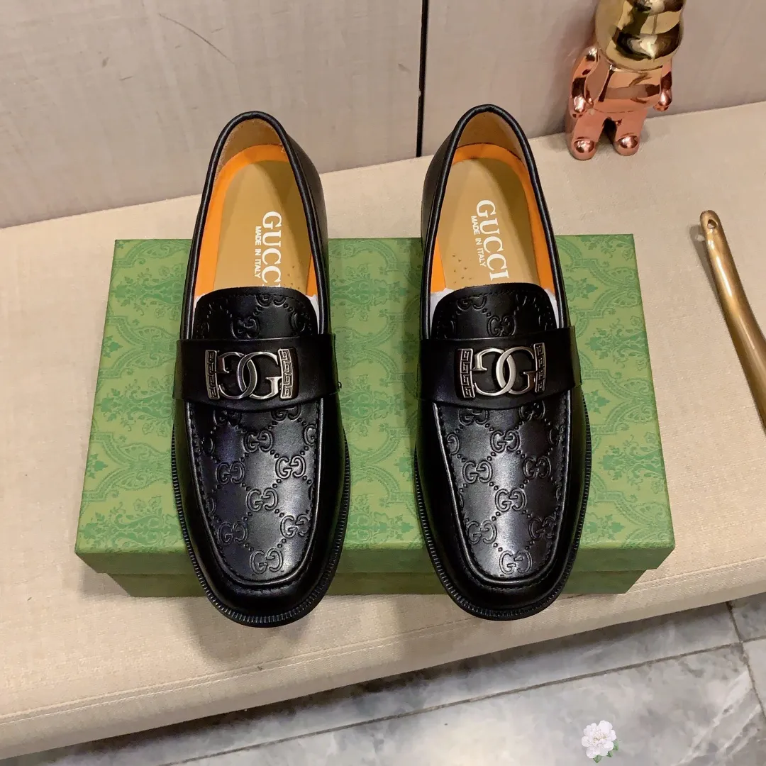 Men's Leather Shoes Men's Shoes 💰480💰💰🎩🎩 [Lightning] [Lightning] "Gucci*" The latest and most popular casual business leather shoes, top brand [Seduce] luxury ~ purchasing agent, top quality ~. [Strong] The upper is made of imported breathable cowhide with matching material ➕ breathable cowhide feet (•) and fine workmanship. The original stylish and stylish soft rubber wear-resistant and non-slip outsole is light and comfortable on the feet. The real thing looks better when taken in real life. 309: code: 38-44, can be customized to 45